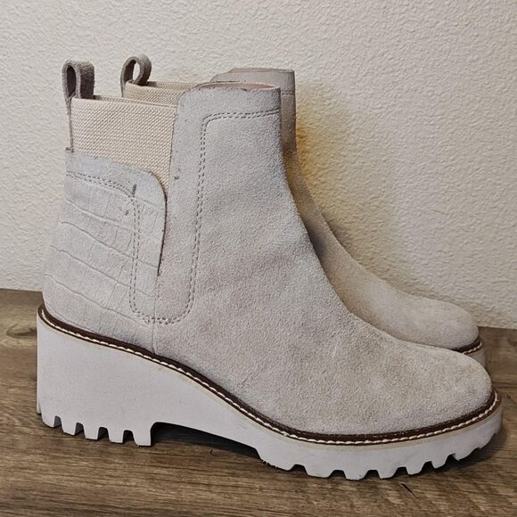 Dolce Vita Boots Womens Size 8.5 Ivory Suede Chelsea Wedge Lug Sole Pull On - Picture 2 of 16